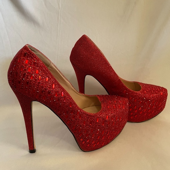 Ruby Pumps - Picture 4 of 5